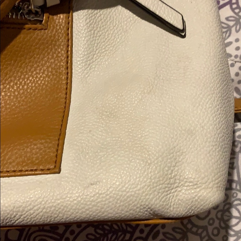 Handbag - Picture 2 of 4